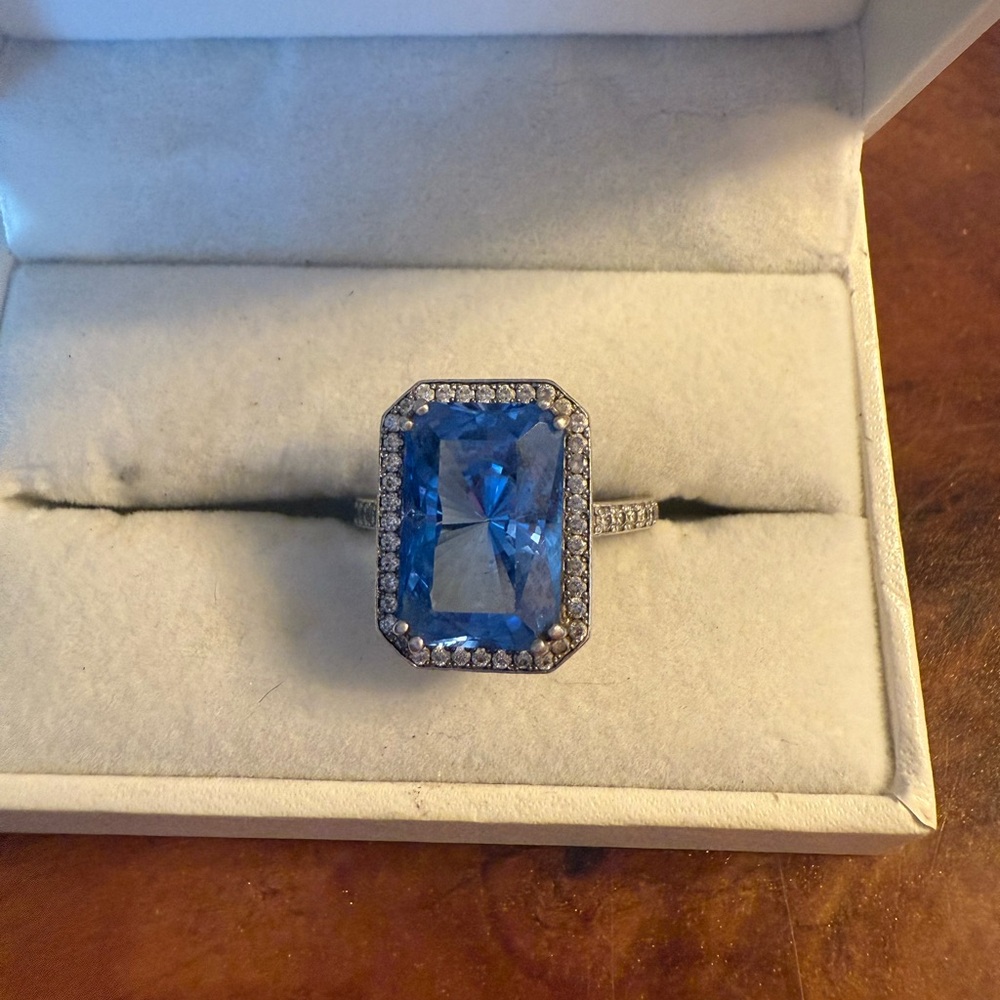 Sterling Elegant Blue & clear CZ Women's Ring SZ 8